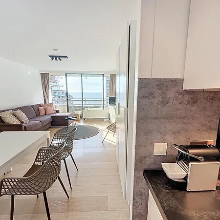 Royal Ascot Q7 Met Terras En Zeezicht Op Toplocatie Appartement Ostende