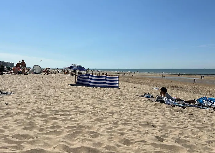 Royal Ascot Q7 Met Terras En Zeezicht Op Toplocatie * Остенде